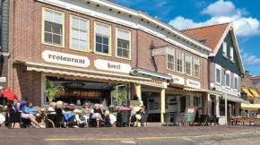  Hotel Cafe Restaurant Van Den Hogen  Волендам